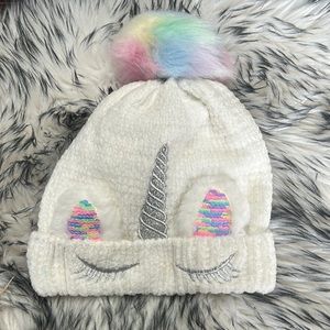 Children Place White Unicorn Hat With Pom Pom, Size S-M